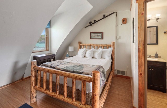 Sky Eco - Blue Bird Studio