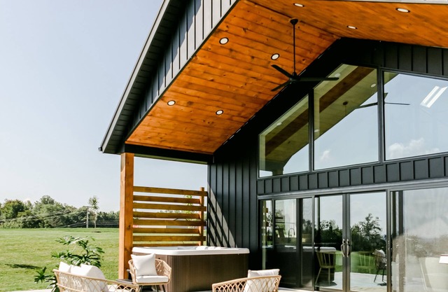 Sky Ridge-The Dawn/Brand New Cabin in Amish Country w/Hot tub