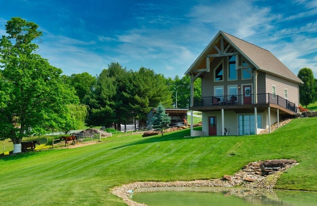 Skye Cottage at Hillside Hideaways-Private Getaway in the heart of Amish Country