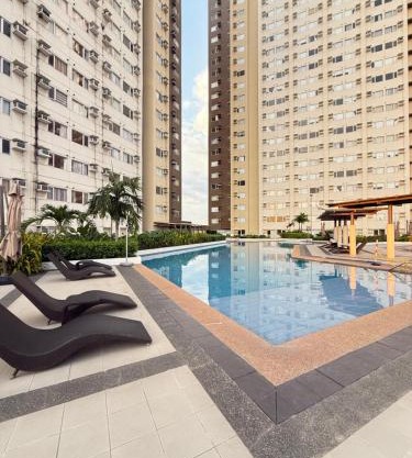 Skyline Stay - City View - Pool and Gym