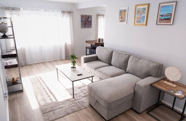 SLEEK 1BR FULLY RENOVATED 2023 in NOHO ARTS DISTRICT p45