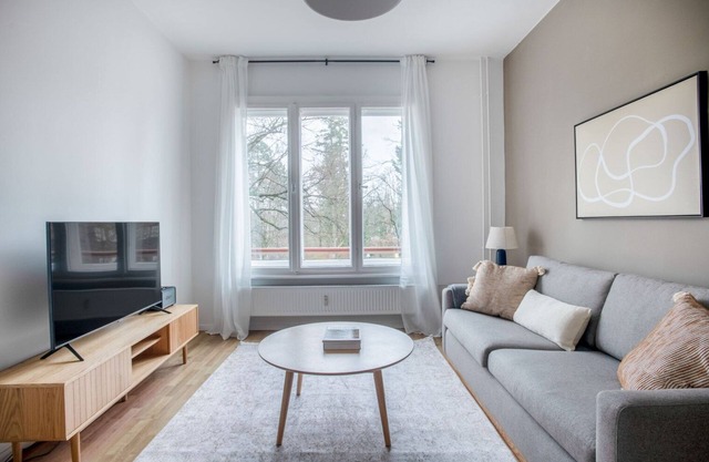 Sleek Charlottenburg 1BR nr Kurfürstendamm, by Blueground