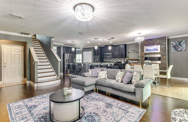 Sleek Family Home Near Orlando Theme Parks