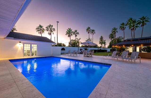 ⚓Sleeps 23! 2 Houses on 1 Acre, Min to AMI Beaches!⚓⛳