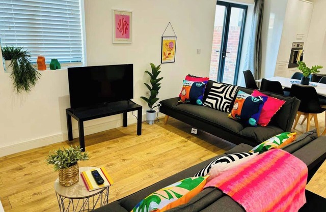 Sleeps 6 - City Centre - Contractors | Families