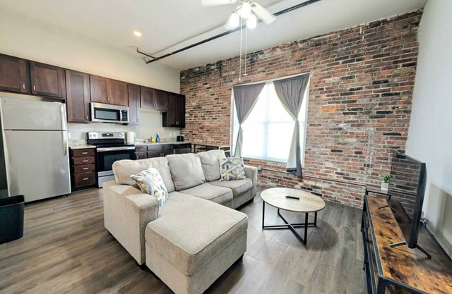 SLU/Barnes Hospital Queen Studio Retreat 203