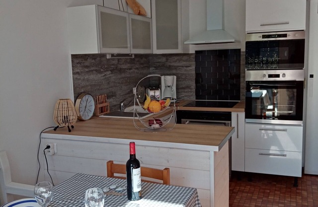 Small house 28 m2 classified 2 stars, any comfort, near beaches