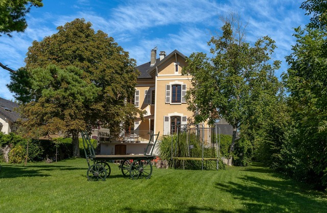 Small House 'Gite De Myans 15 People' with Mountain View, Private Terrace and Wi-Fi