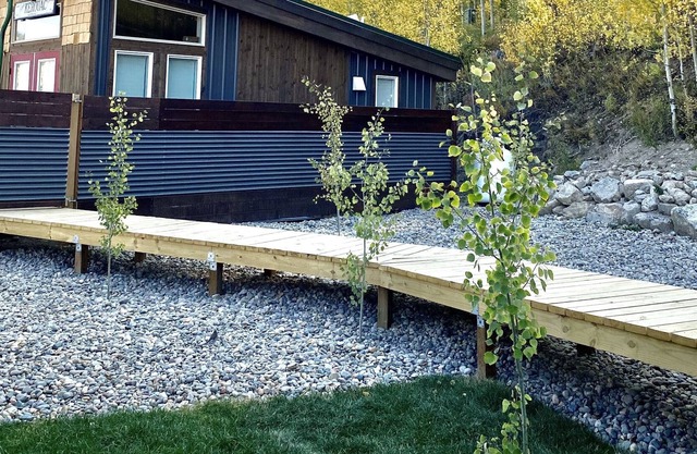 Small Private Cabin with Hot Tub, Suana 1/2mile to Prugatory Resort, Best views!