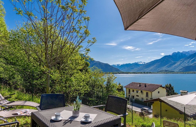 Smeraldo by Interhome