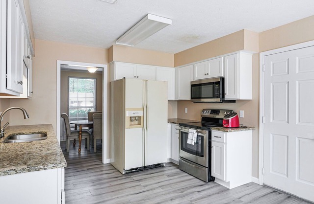 Smyrna Home w/Private Yard: 25 Mi to Nashville!