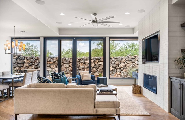 Snow Canyon Sanctuary #8: 4 bed, 4 baths, pool, pickleball, mountain views.