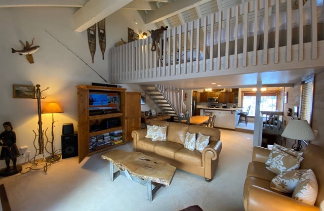 Snow Creek 1551 - Ski-in/Ski-out + Pool & Hot Tub