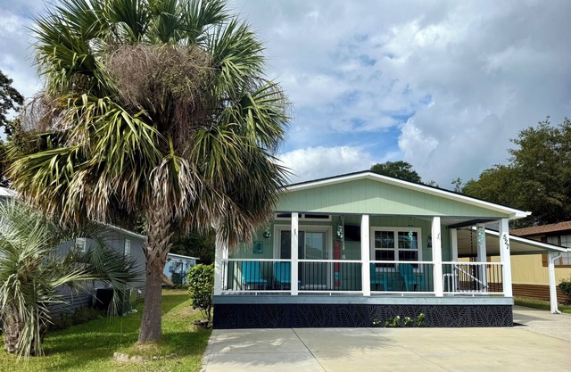 Snowbird Discounts! Relax at Serenity By The Sea in beautiful Oceanside Village.