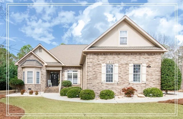 SNOWBIRDS DELIGHT! 2 golf courses in Community - 18 & 9 hole. Escape the COLD