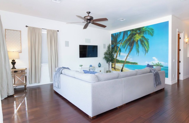 Snowbirds Welcomed! Game Room - BBQ - Beautiful River Views