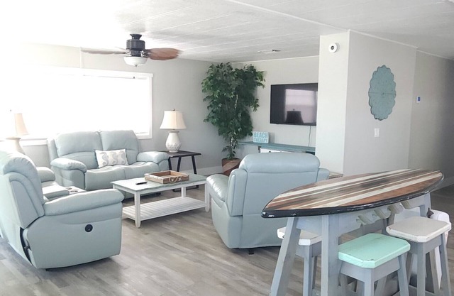 So Beachy! A family and Pet-friendly Spacious Home