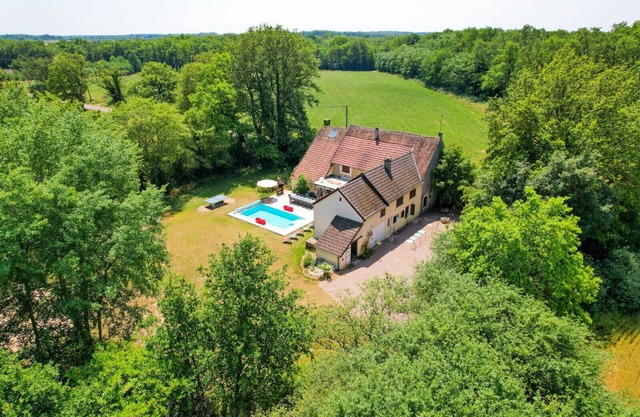 So Villa Margotterie (58) - Heated pool - Volleyball - 2h Paris - 24p.