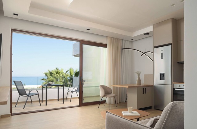 Sofia's Modern Apartment 2, 15 minutes walk from Chersonisos center