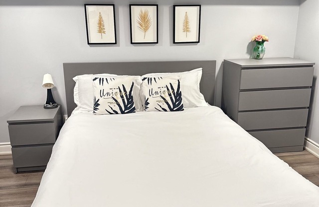 Soft landing spot | Relaxed basement hideout