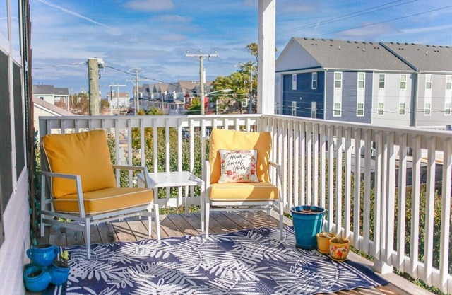 Sojourn Bay Breeze Retreat 4 BR Beach Family Home