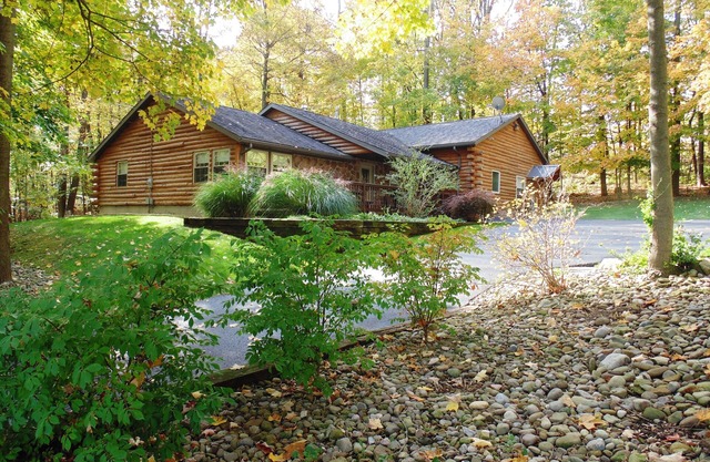 Sojourner's Lodge & Log Cabin Suites