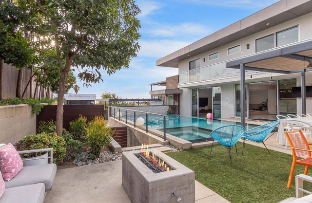 Solana Paradise - Coastal Luxury, Pool, Spa, AC, & Ocean Views!