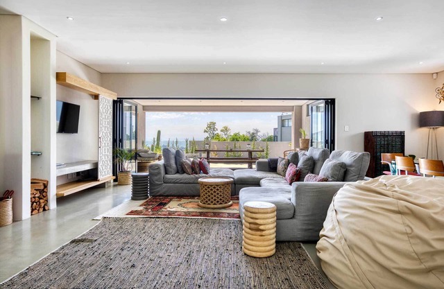 Solar-Powered Ultimate Mountain Retreat with Natural Pool & Amazing City Views