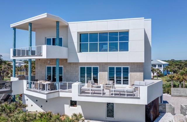 Soli Deo Gloria -Magnificent Modern Beach Home with Sunrises on Flagler Beach