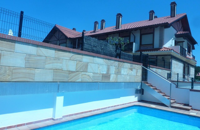 Somo Beach: Luxury 300m from the beach with Terrace, Swimming Pool, Wifi