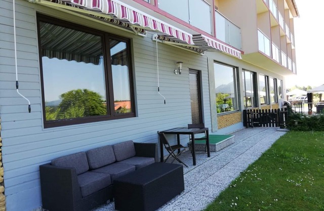 Sonnenapartement Seeblick - Faaker See Inn Hotel