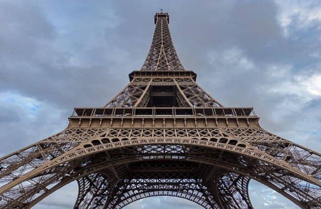 Soothing Luxury – 300 m² Exceptional Duplex in the Glorious 7th