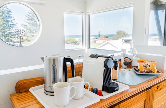 Sorrento Seaside Retreat, near Hillarys Harbour
