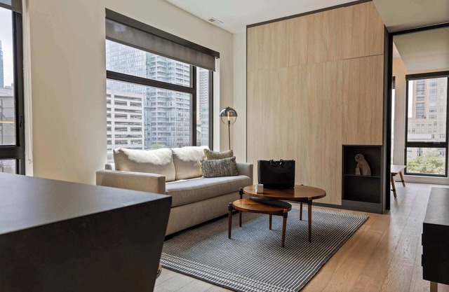 Sosuite | Corner 1BR Apt w Roof Deck, Gym, Laundry