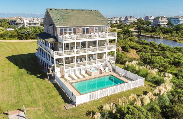 Soundfront Dog Friendly w/Pool, Hot Tub, Elevator, Game Room, Cmty Boat Ramp