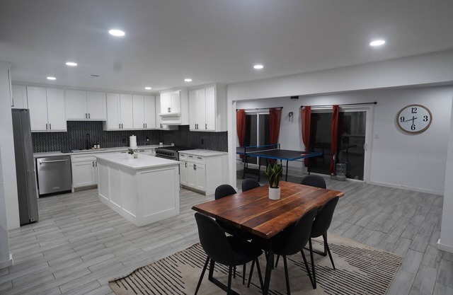 South Congress Commons - Sleeps 10