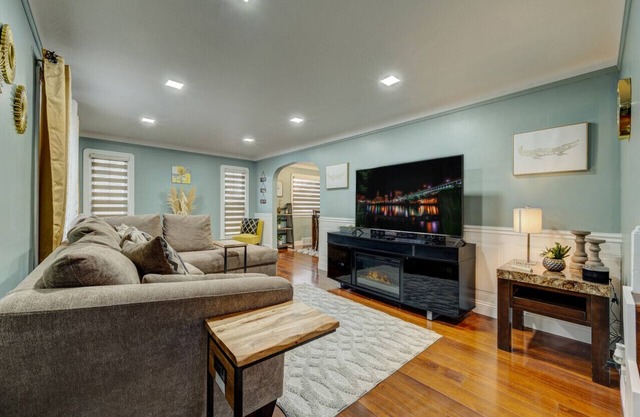 South Euclid Home 10 Minutes to Cleveland Clinic
