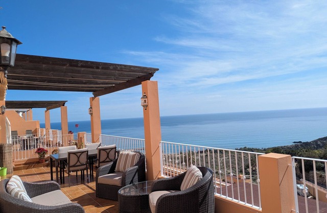 South Facing Apartment, Fantastic Sea Views,Terrace, 300m beach