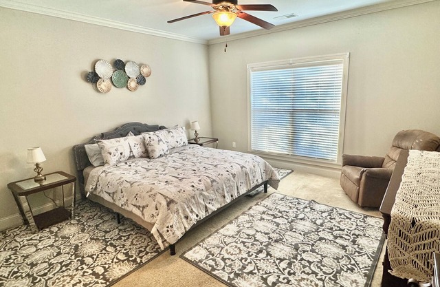 South Huntsville Retreat 3 bath 2 1/2 bath