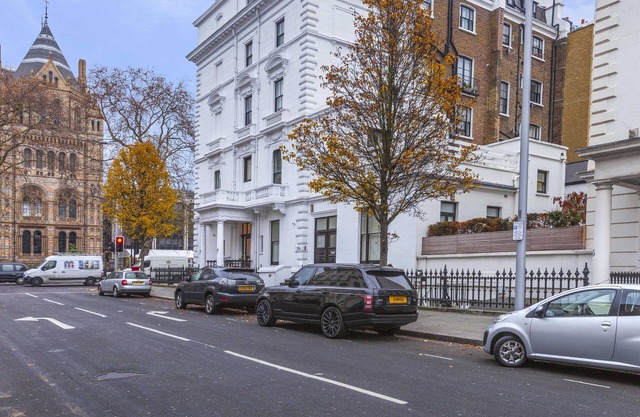 South Kensington Host Premium x 4