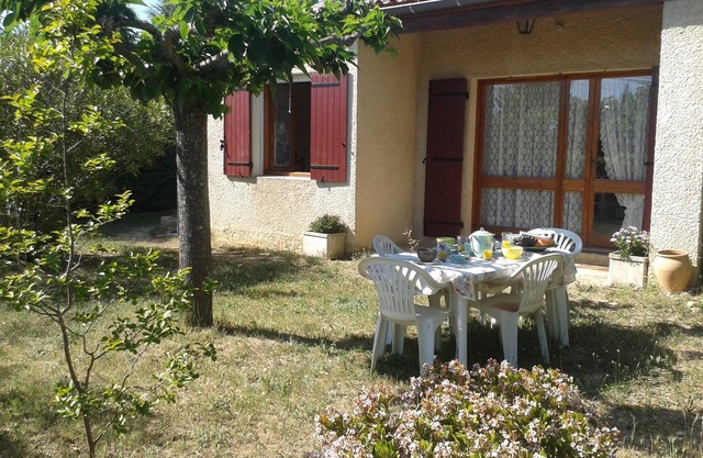South Luberon Lourmarin Villa T3 + garden fence 1000m² prox tourist sites
