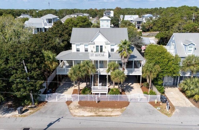 South of 30A, Pet friendly home w/Heated Pool, Golf cart or walk to beach