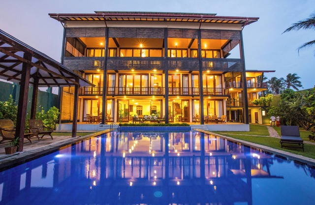 South Point Ocean - Whole Villa 8 Bedroom (Sleep 16)