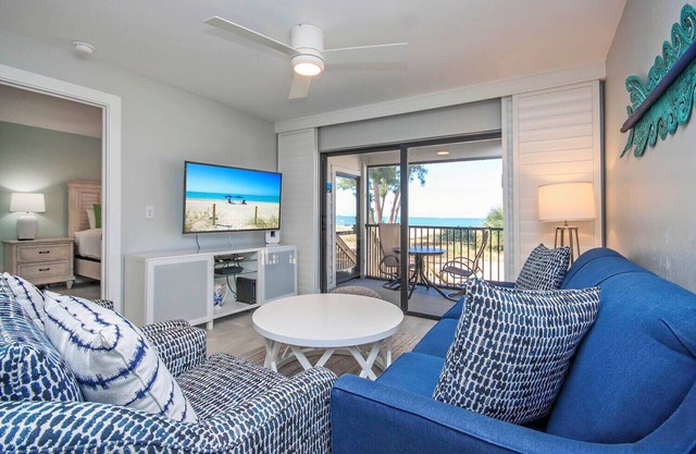 South Seas Beach Cottage 1423 Brand New! Remodeled, King Bed, Sleeps 6.