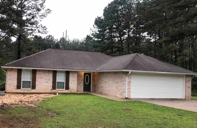 Southern Charm 3B/2B Brick home