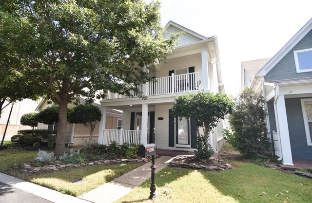 Southern Comfort on Mud Island 3 BR 2.5 Bath