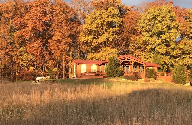 Southern Grace Cabin Hot tub! Super CLEAN- French Lick, IN - Private location!