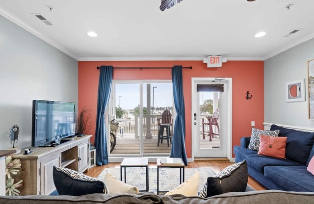 Southport Waterfront - Gorgeous Views! - No Hidden Fees