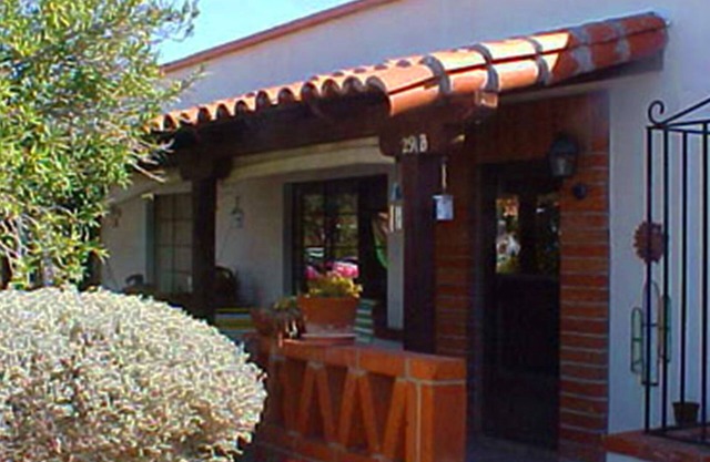 Southwestern-Style Vacation Casita