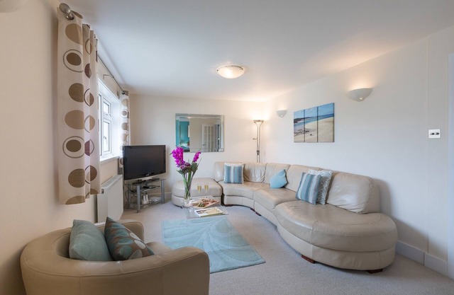 SOWENA, family friendly, character holiday cottage in Carbis Bay